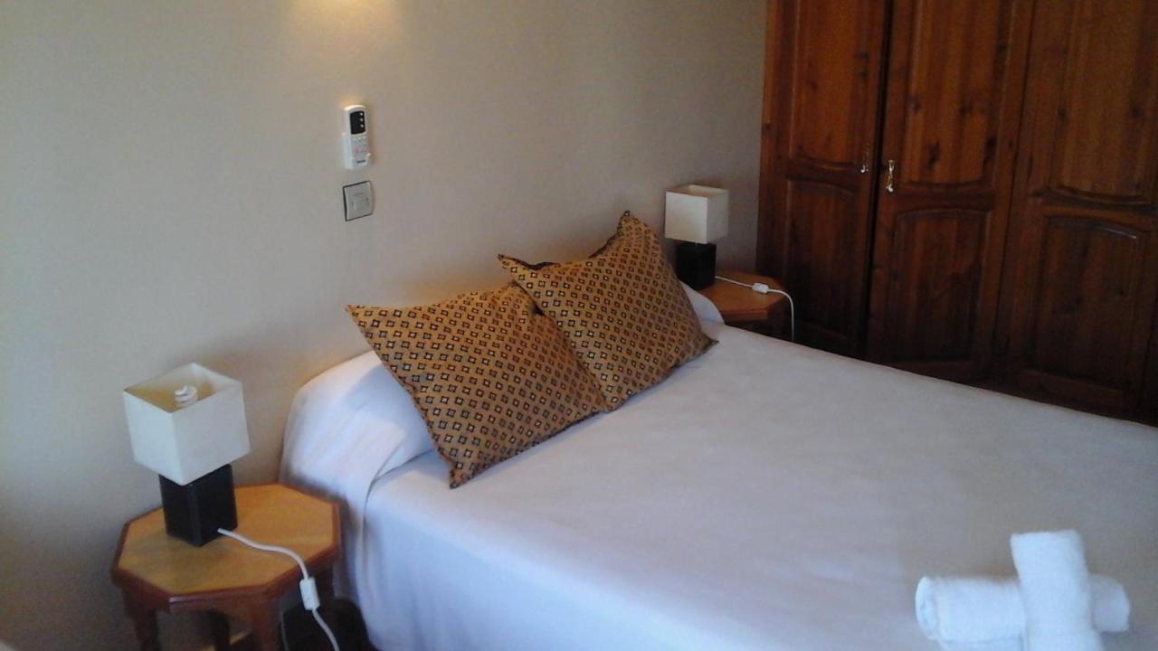 Casa Paca Alhucemas Guesthouse B&B ภายนอก รูปภาพ