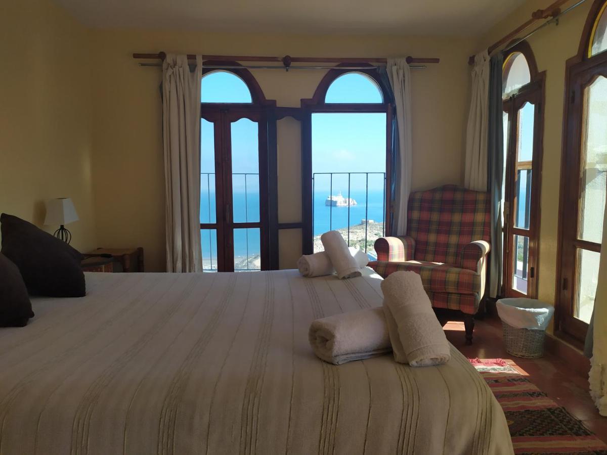 Casa Paca Alhucemas Guesthouse B&B ภายนอก รูปภาพ