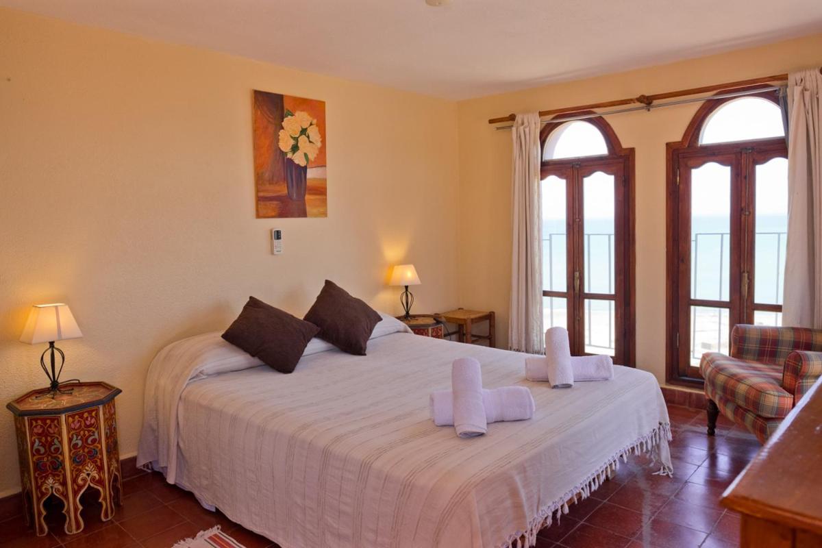Casa Paca Alhucemas Guesthouse B&B ภายนอก รูปภาพ