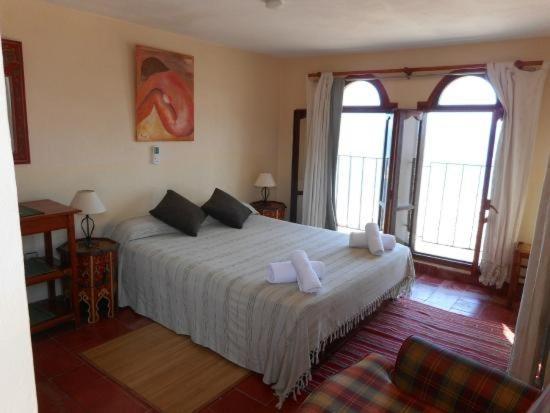 Casa Paca Alhucemas Guesthouse B&B ภายนอก รูปภาพ