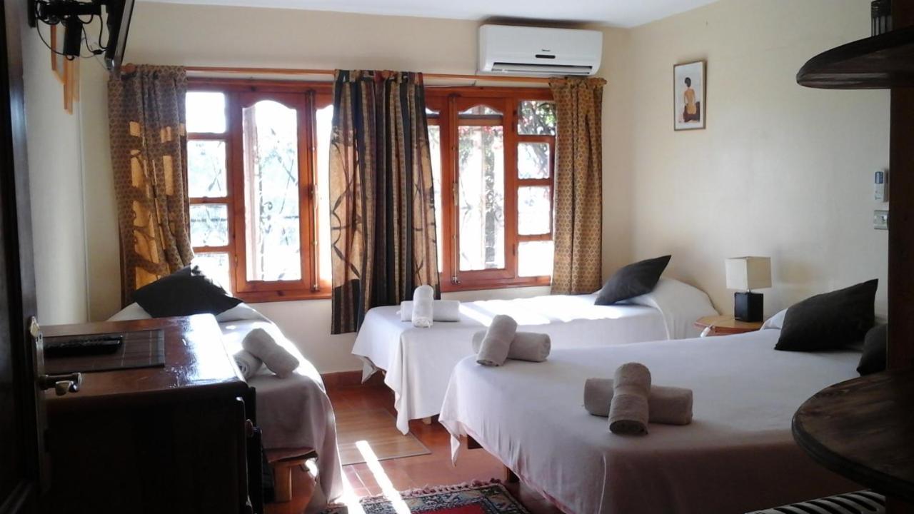 Casa Paca Alhucemas Guesthouse B&B ภายนอก รูปภาพ