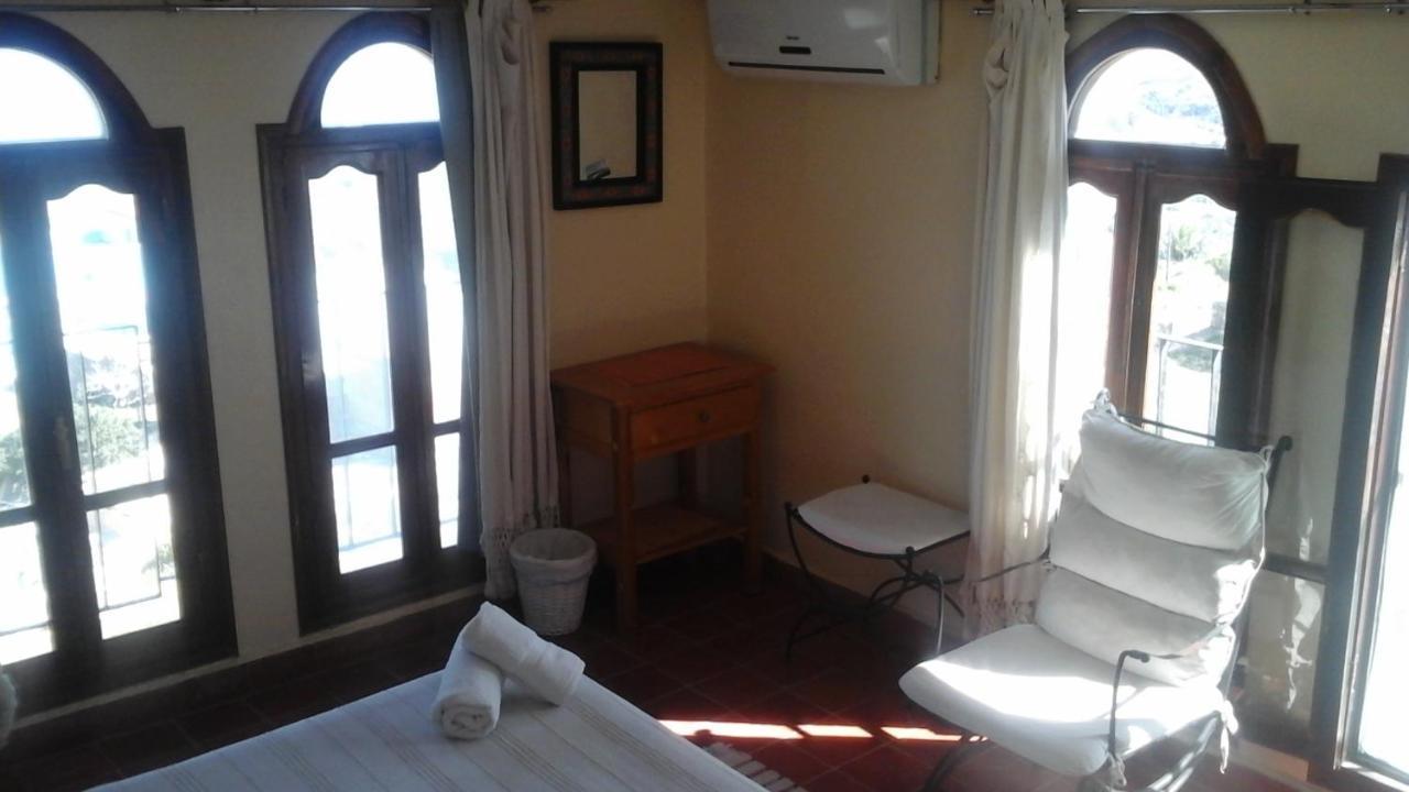 Casa Paca Alhucemas Guesthouse B&B ภายนอก รูปภาพ
